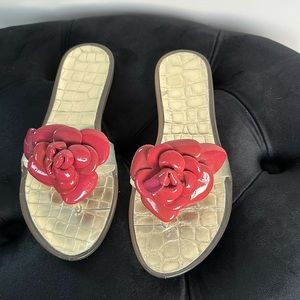 Beautiful Stuart Weitzman  size 8  jelly pool slides with fuchsia flowers
